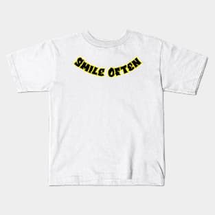 smile often Kids T-Shirt